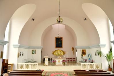 Wnętrze kaplicy św.  Jana Pawła II w Przyszowie